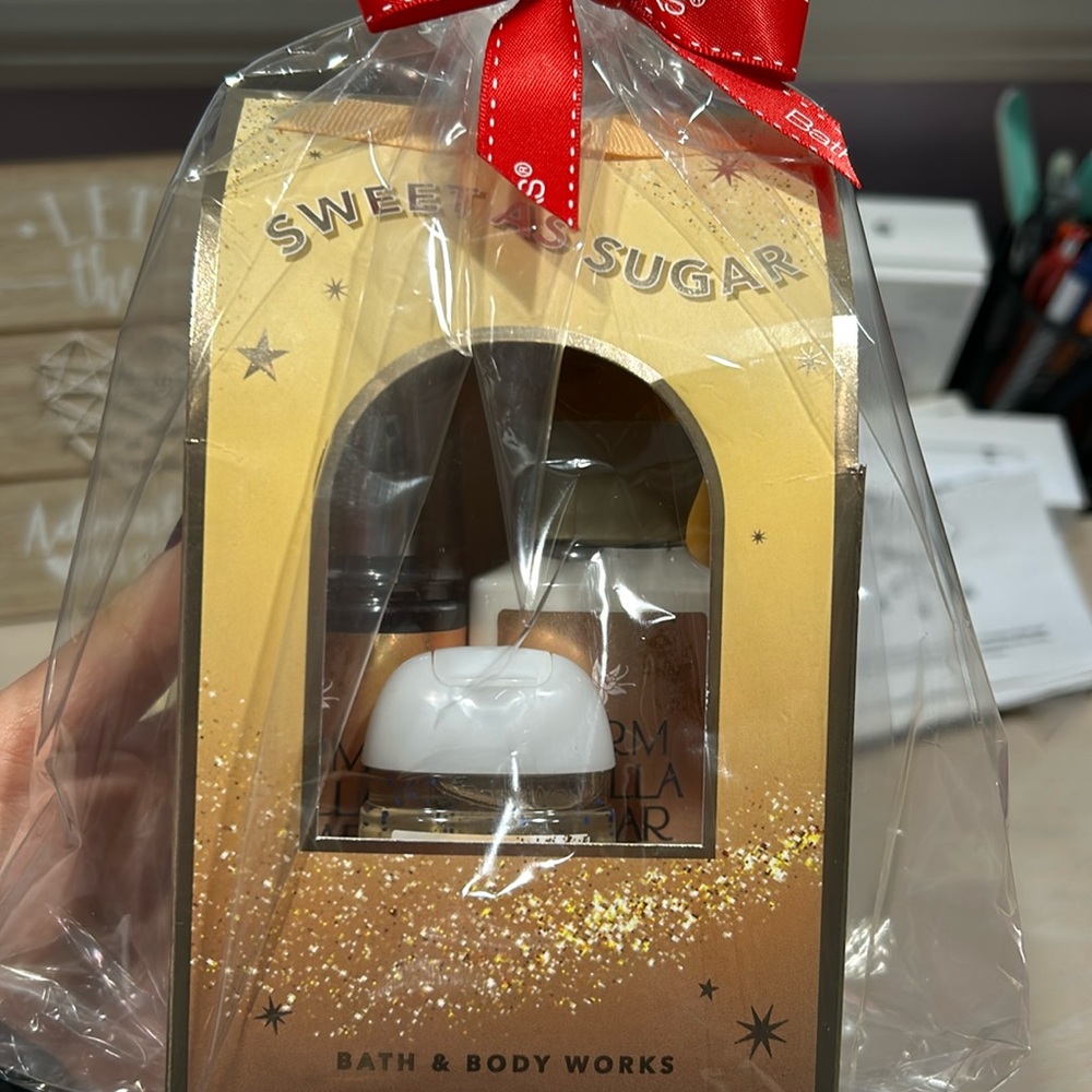 Bath and body works warm vanilla sugar gift
